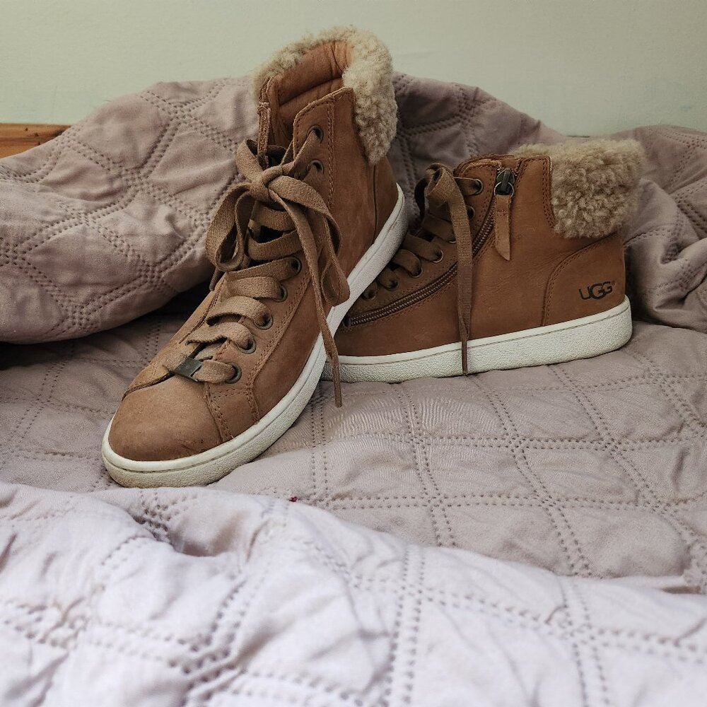UGGS